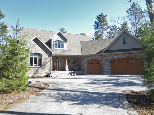 Huron Woods Front and Driveway